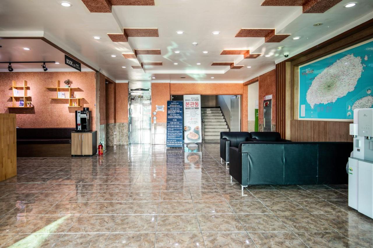 Jeju Tovice Condo Family Экстерьер фото